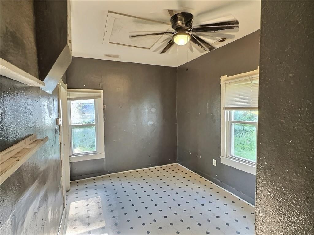223 W Marshall Street — photo 9