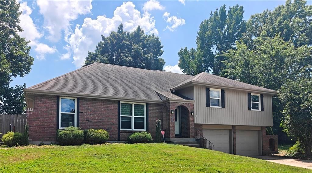 1512 SW MORNINGSIDE Drive — photo 1
