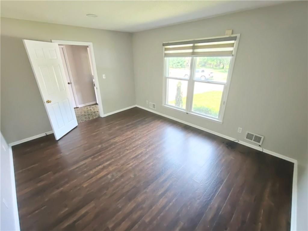 1512 SW MORNINGSIDE Drive — photo 4