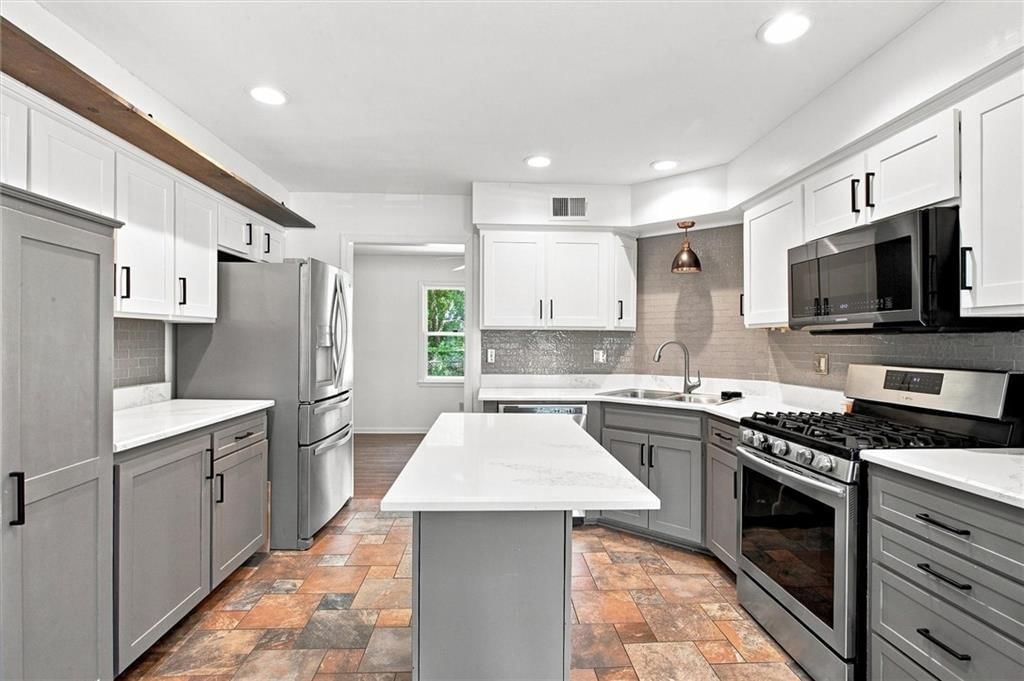 46 Emerald Shore Drive — photo 3