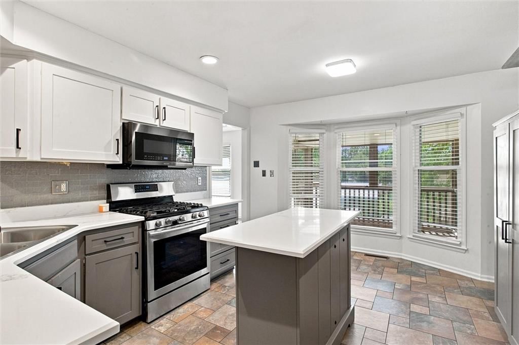 46 Emerald Shore Drive — photo 4