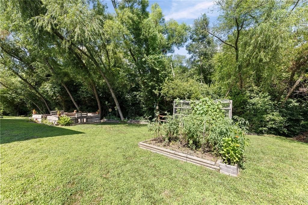 1708 Pam Court — photo 40
