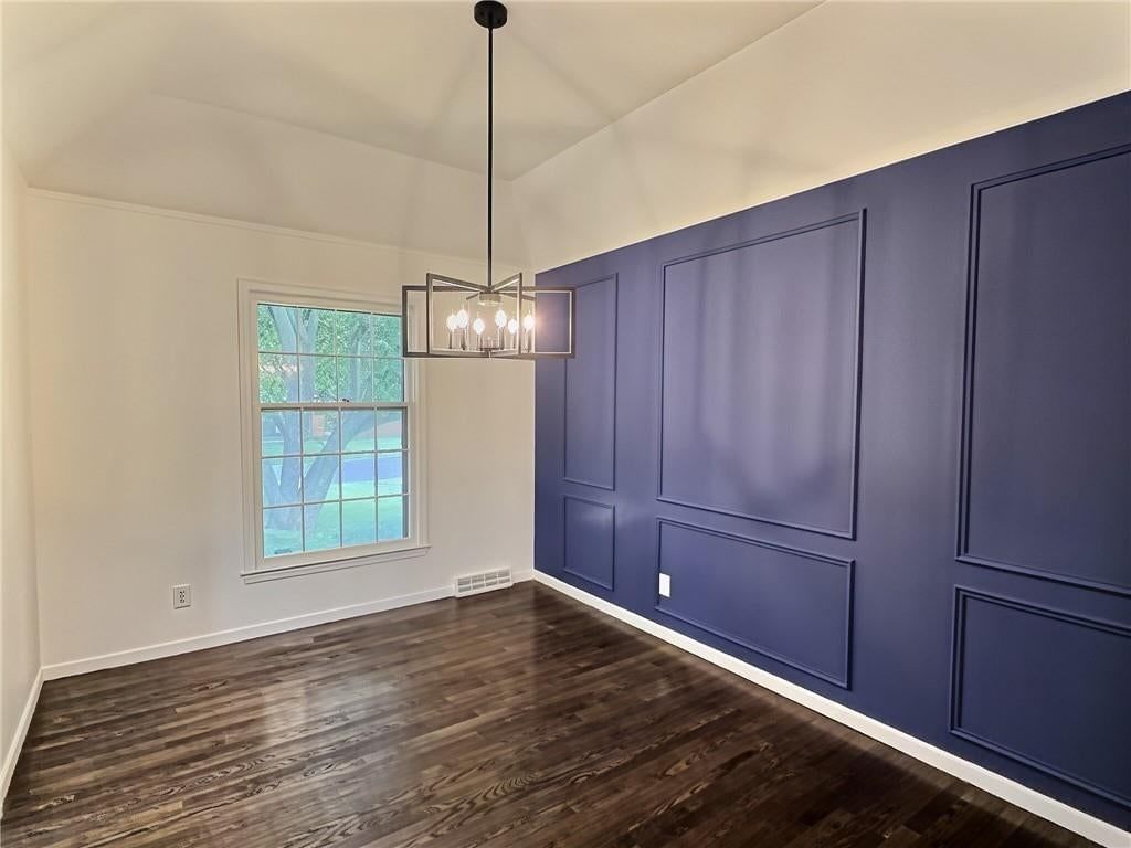 619 W 114th Terrace — photo 3