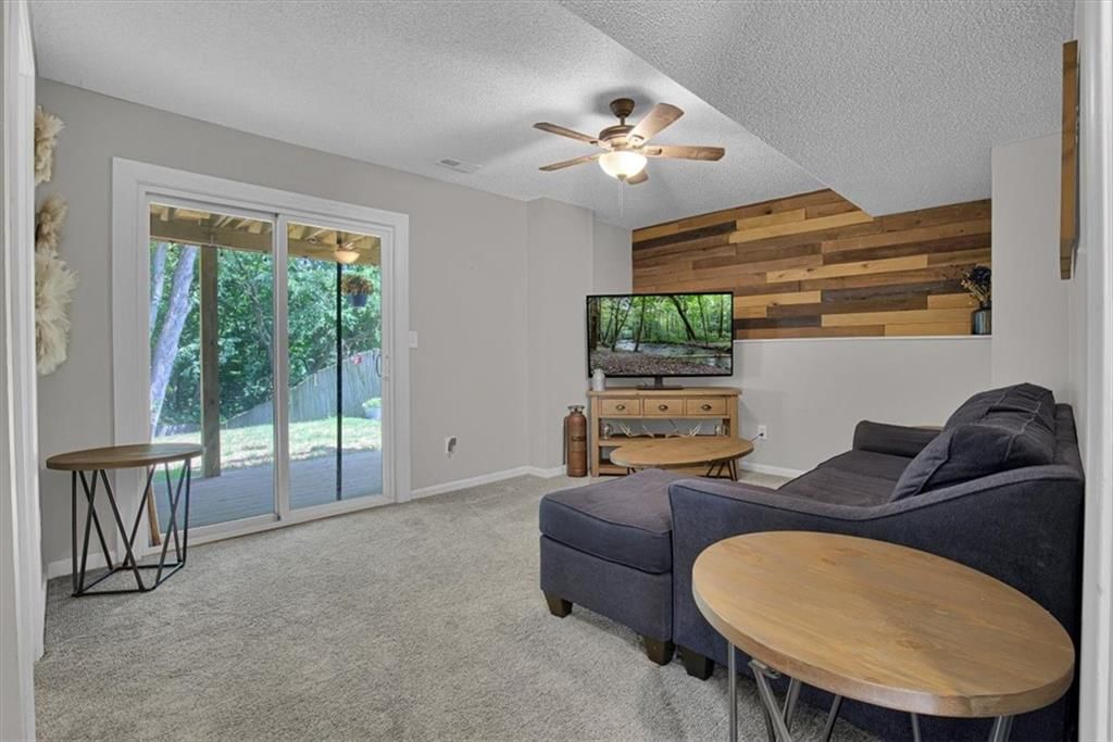 11215 N Donnelly Avenue — photo 32