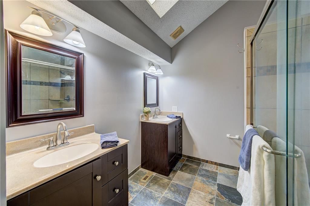 1231 NE DEERBROOK Circle — photo 15