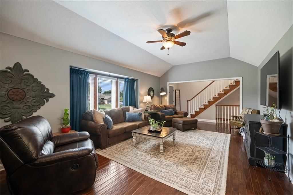 502 Sugarland Drive — photo 5