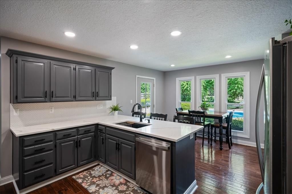 502 Sugarland Drive — photo 9