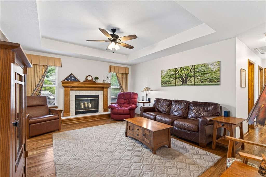 618 SW Gateway Drive — photo 7