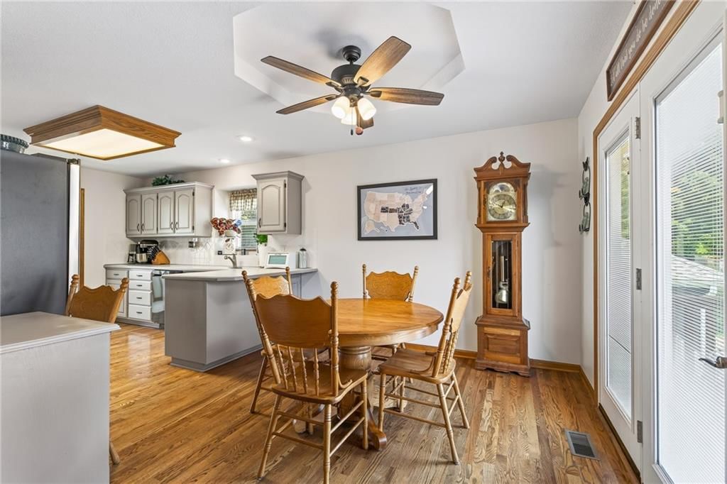 618 SW Gateway Drive — photo 11