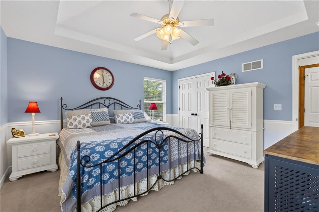 618 SW Gateway Drive — photo 17