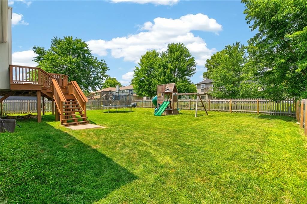 618 SW Gateway Drive — photo 29