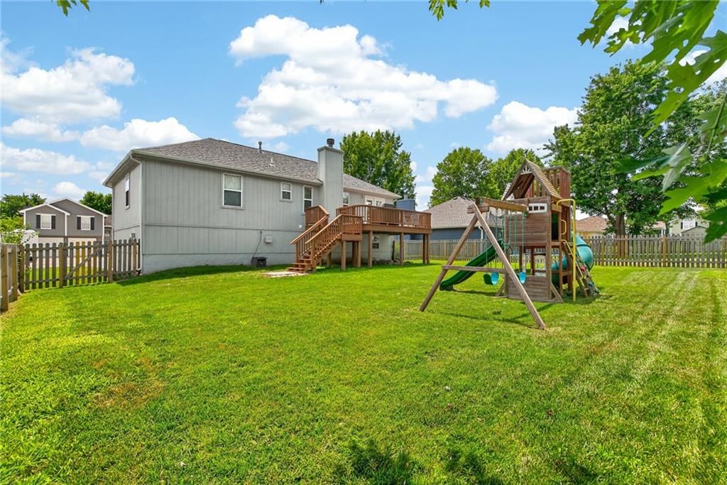 618 SW Gateway Drive — photo 30