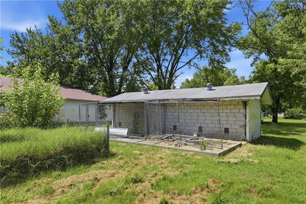 2710 N Michigan Street — photo 42