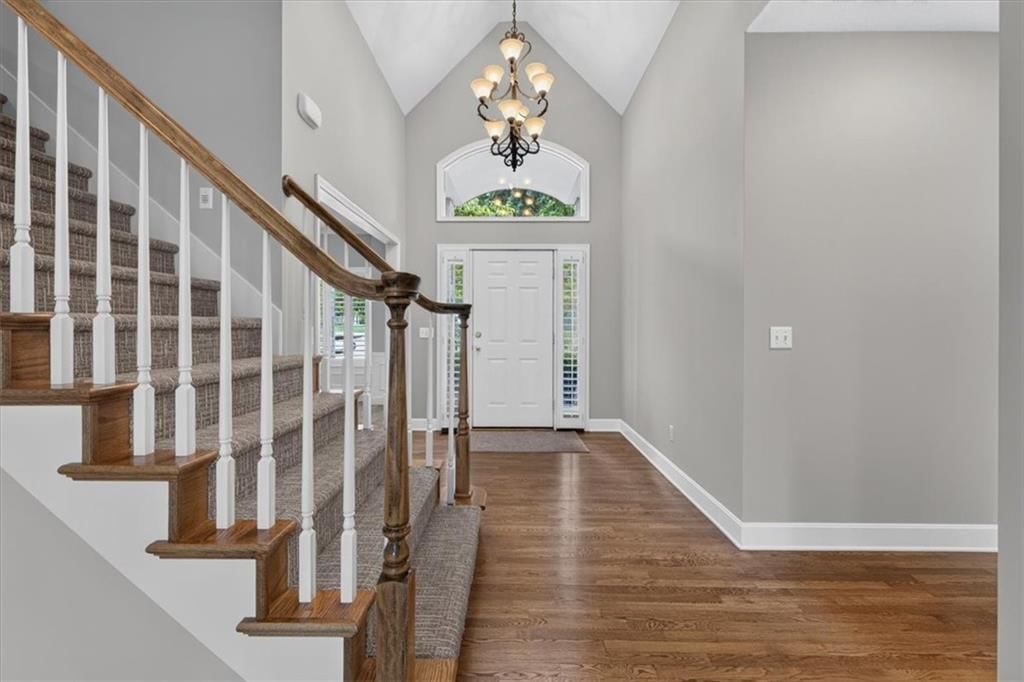 2216 SW Waterfall Drive — photo 2