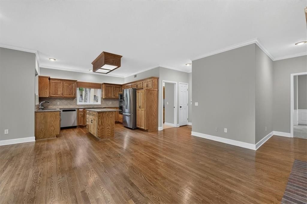 2216 SW Waterfall Drive — photo 8