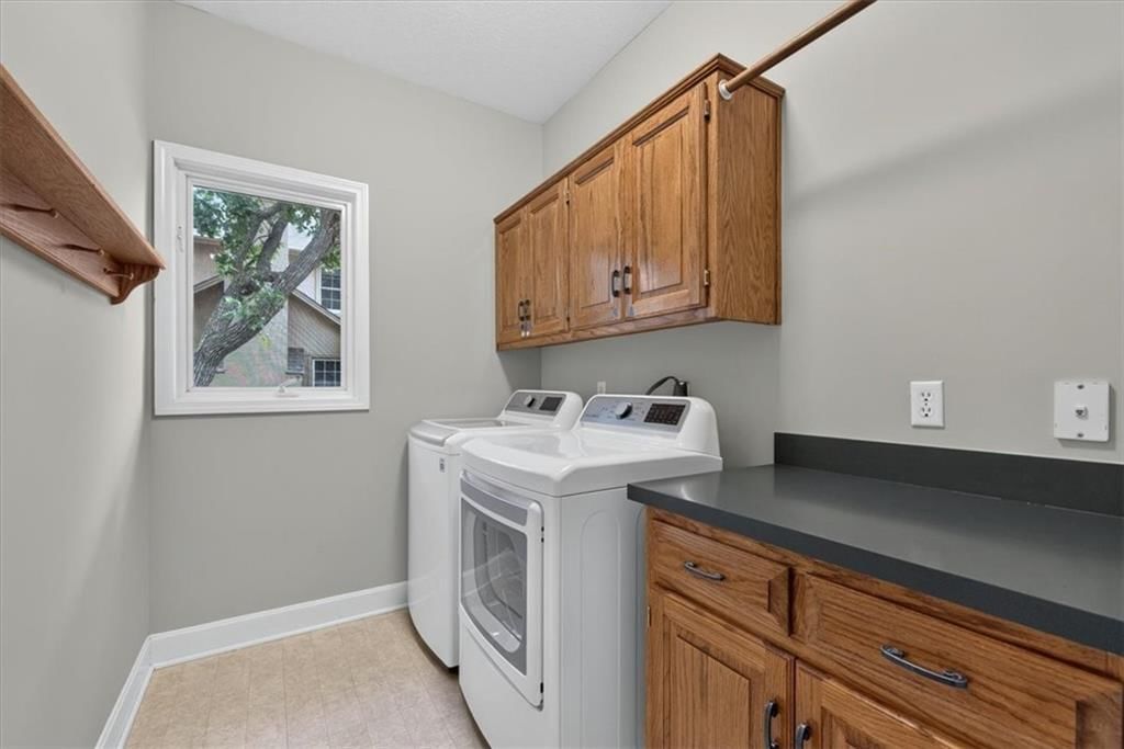 2216 SW Waterfall Drive — photo 25