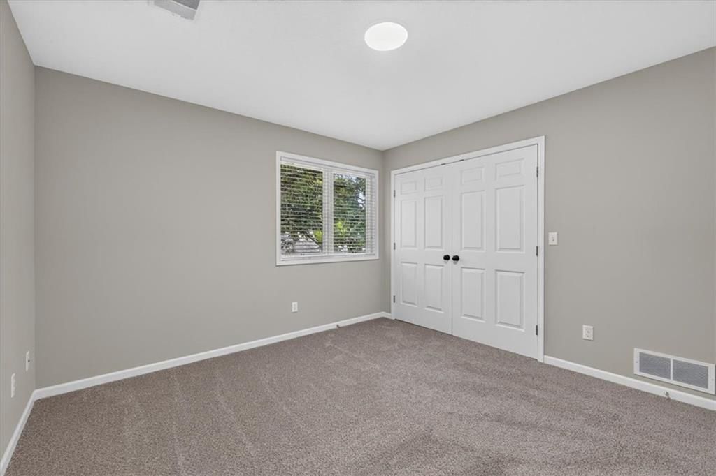 2216 SW Waterfall Drive — photo 31