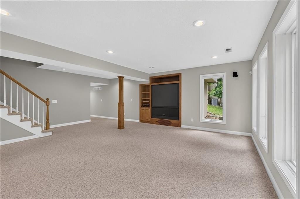 2216 SW Waterfall Drive — photo 35