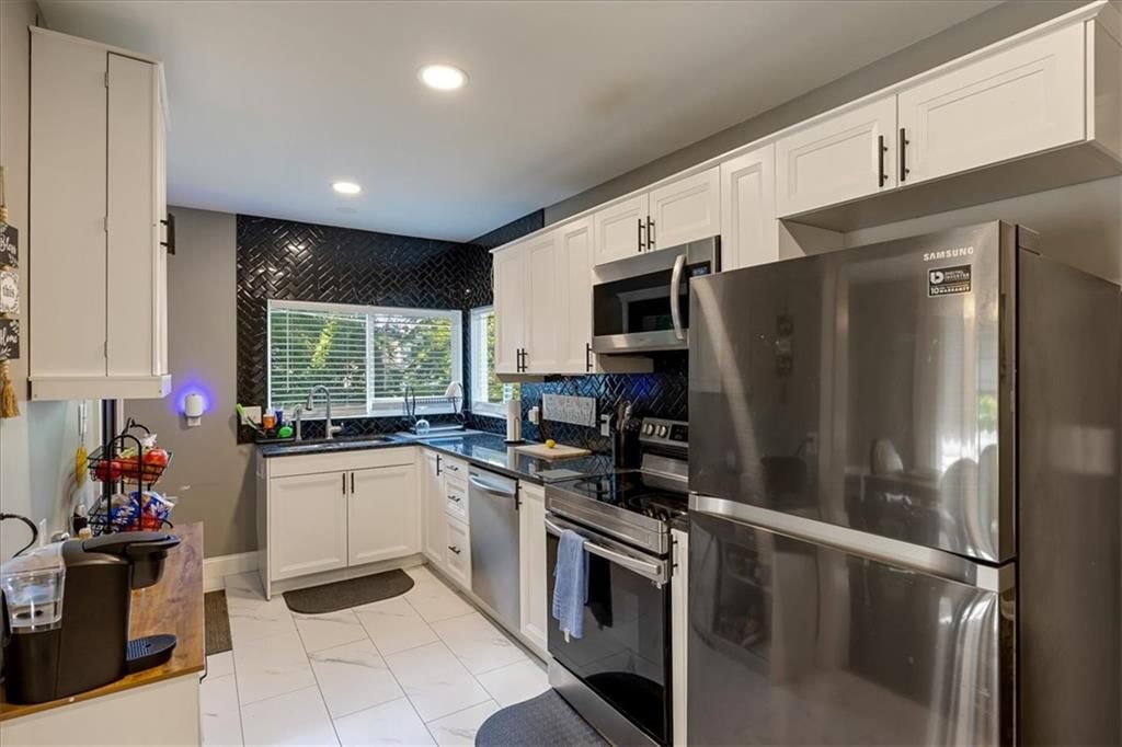 4214 E 68th Street — photo 11