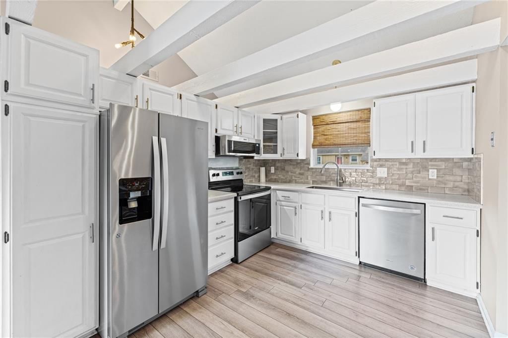 8023 Halsey Street — photo 8