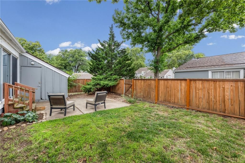 8023 Halsey Street — photo 26
