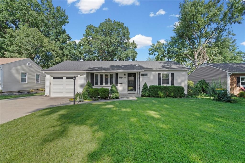 7333 W Maple Street — photo 1