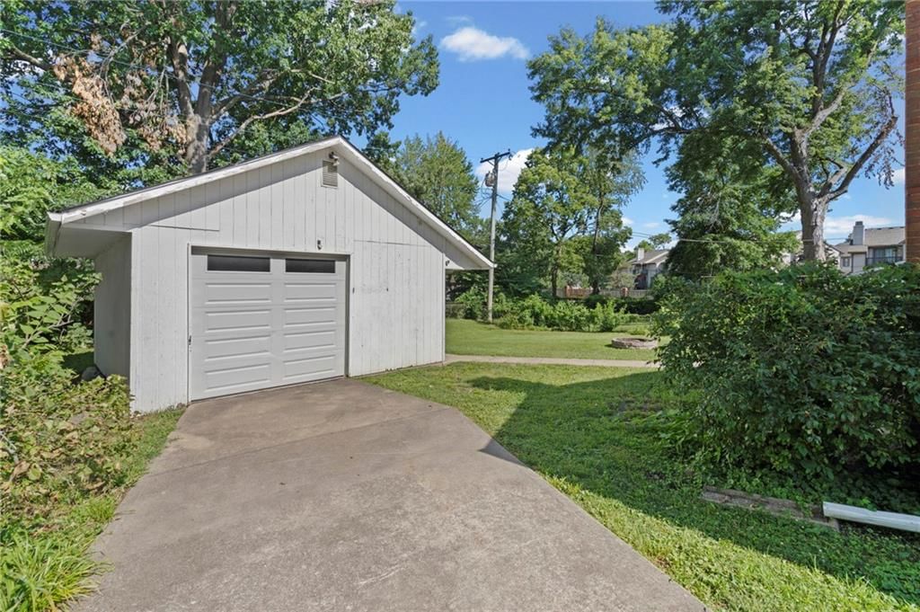 7333 W Maple Street — photo 36