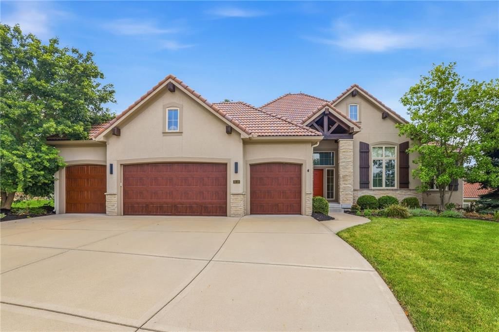 6119 Southlake Drive — photo 1