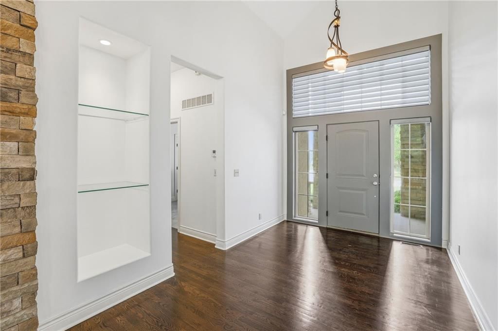 6119 Southlake Drive — photo 3