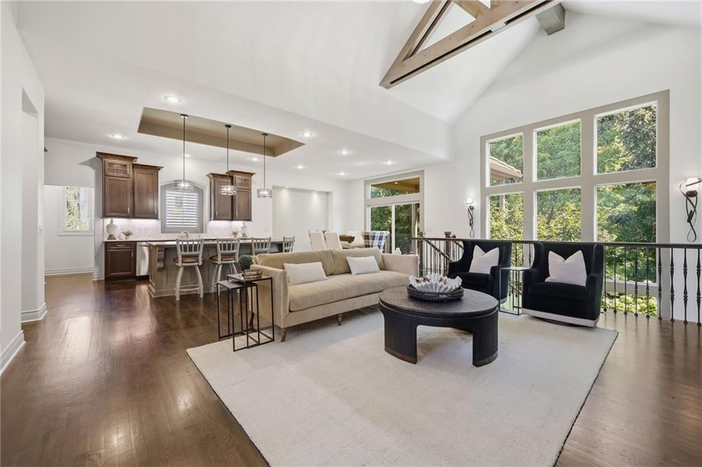 6119 Southlake Drive, Parkville, MO: listing photo 3