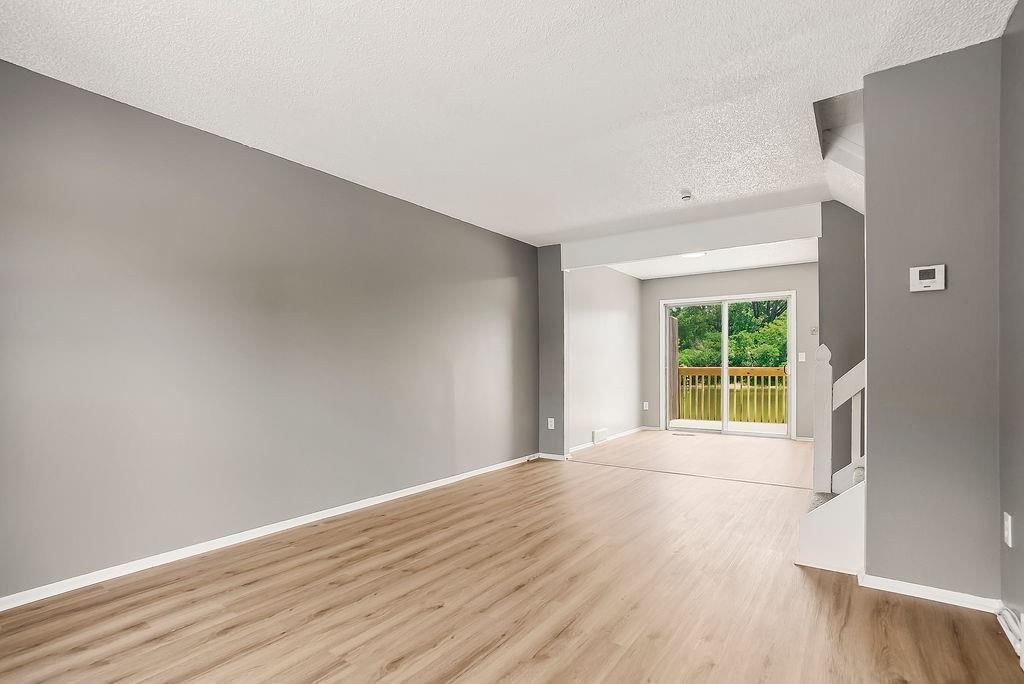 813 Lakeview Drive — photo 2