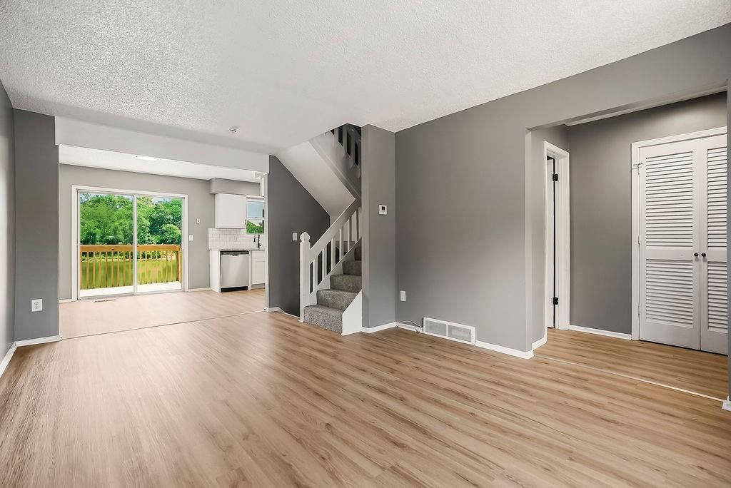813 Lakeview Drive — photo 3
