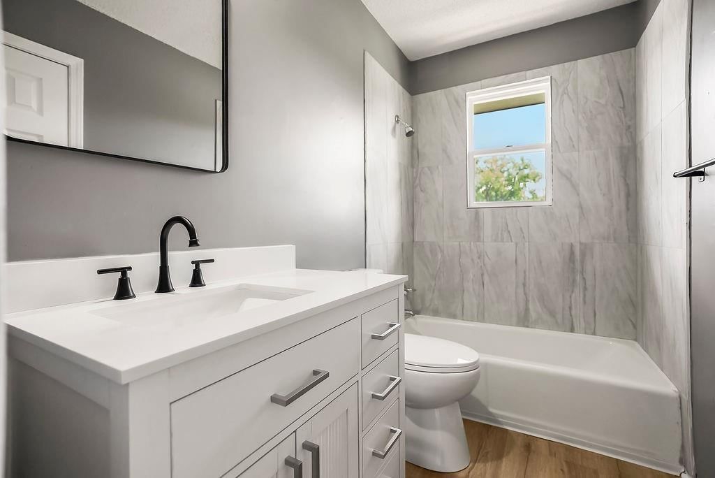 813 Lakeview Drive — photo 15