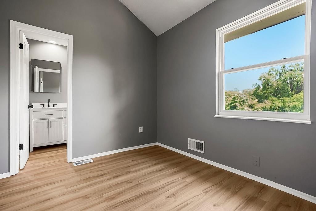 813 Lakeview Drive — photo 16