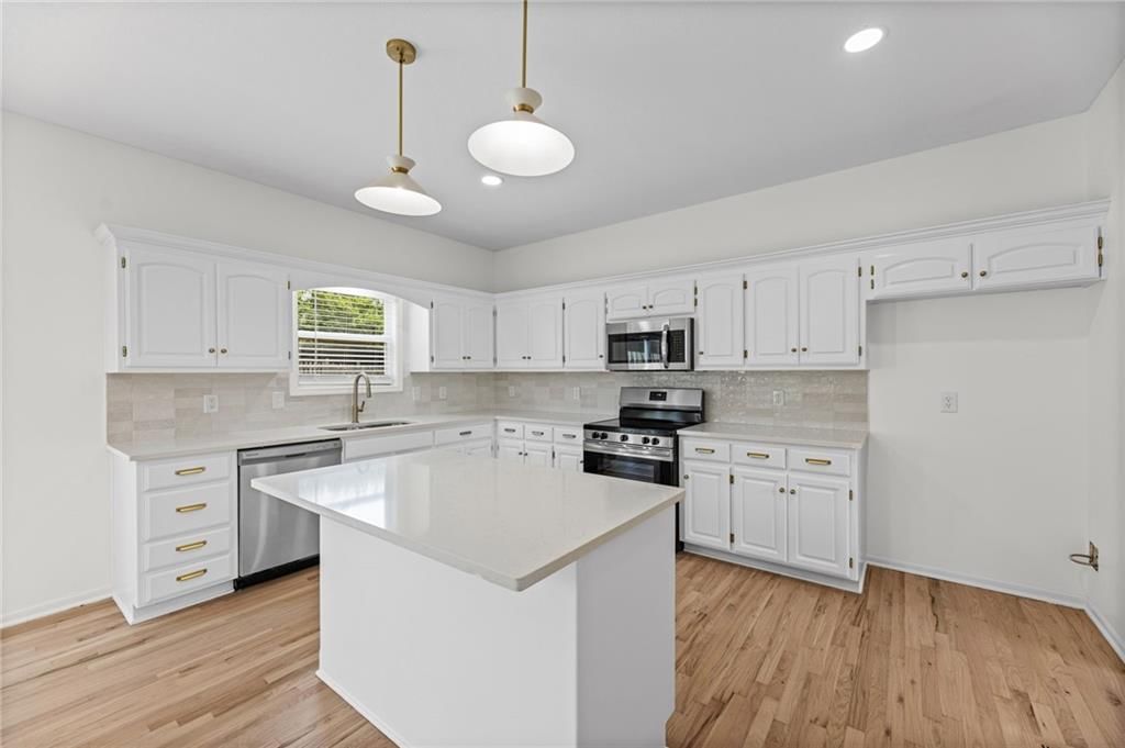 21470 W 122nd Street — photo 8