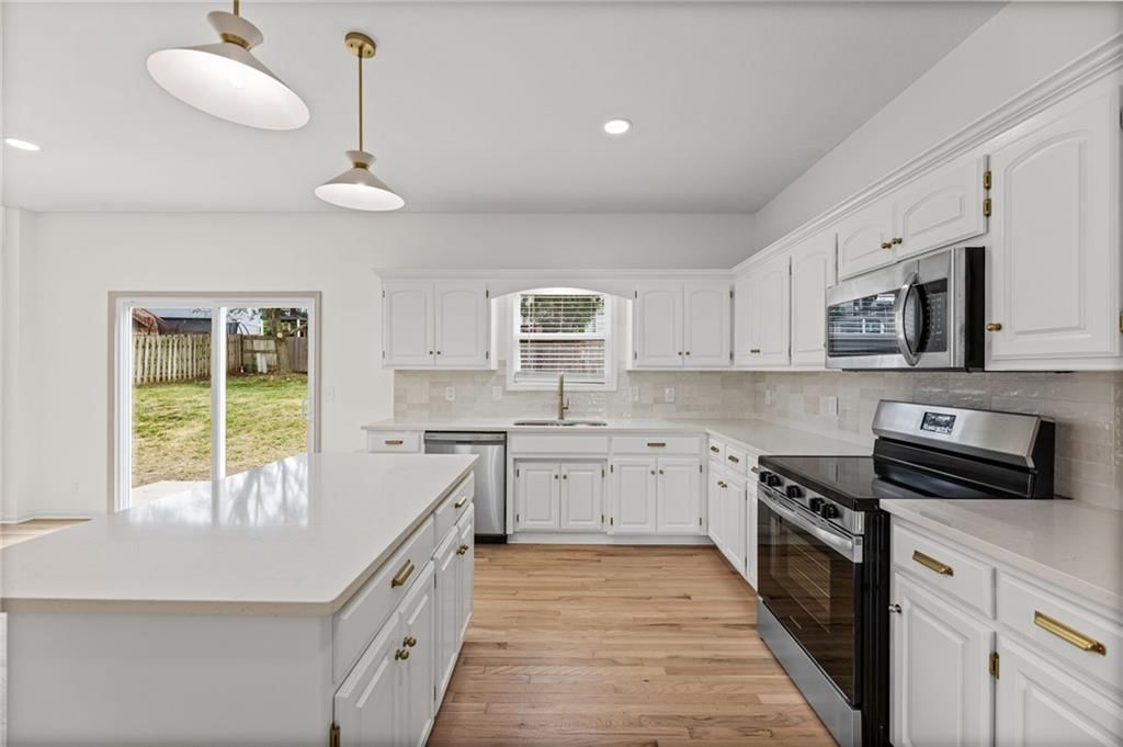 21470 W 122nd Street — photo 11