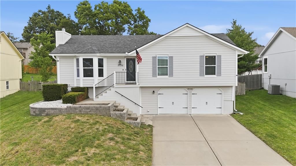 2136 SW Sterling Drive — photo 1