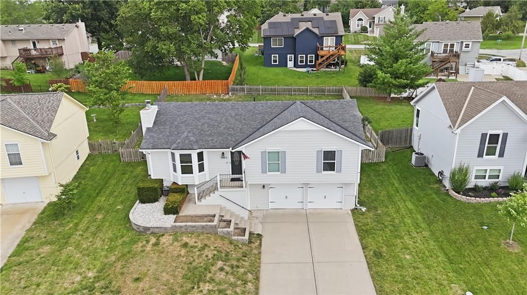 2136 SW Sterling Drive — photo 2