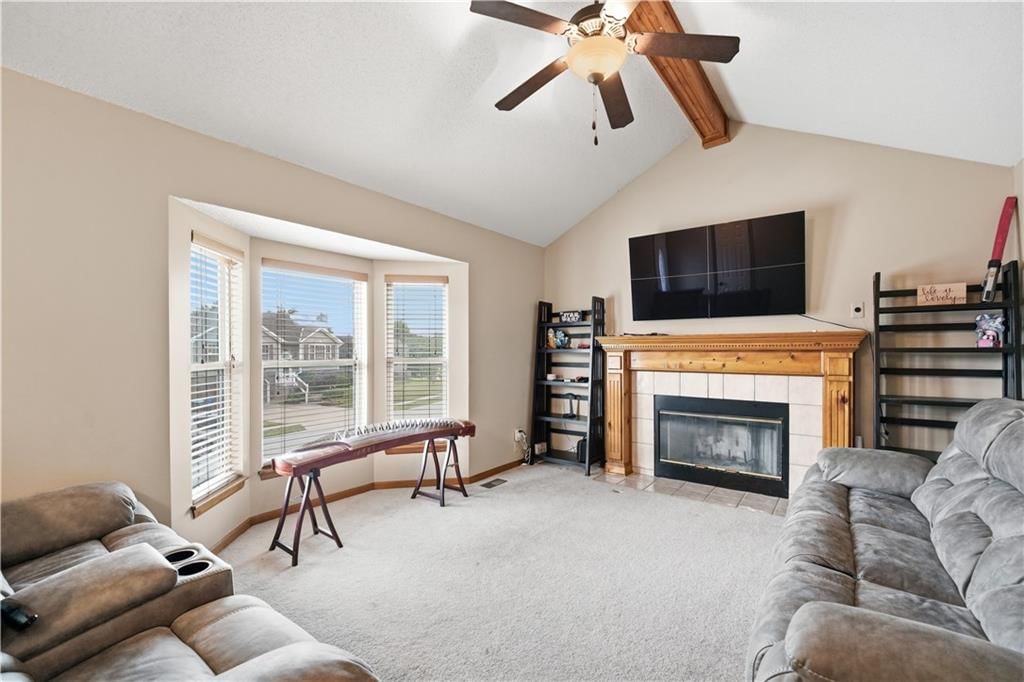 2136 SW Sterling Drive — photo 4