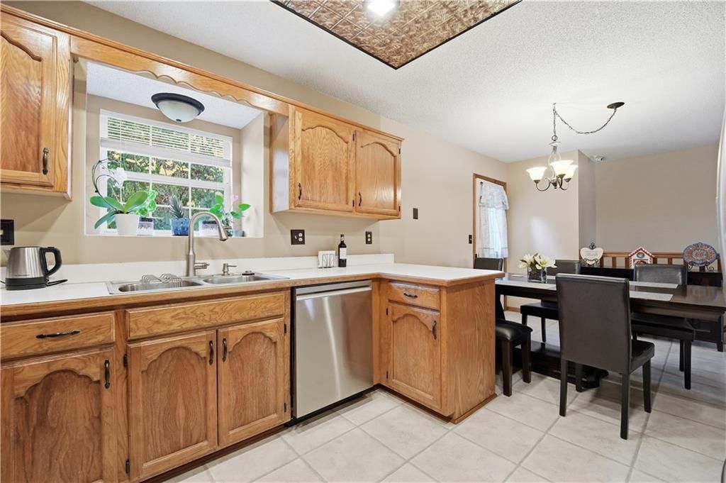2136 SW Sterling Drive — photo 9