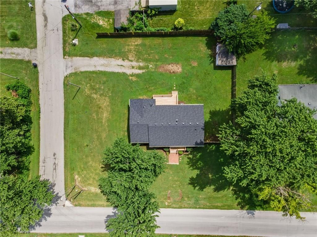 1101 Wellington Street — photo 10