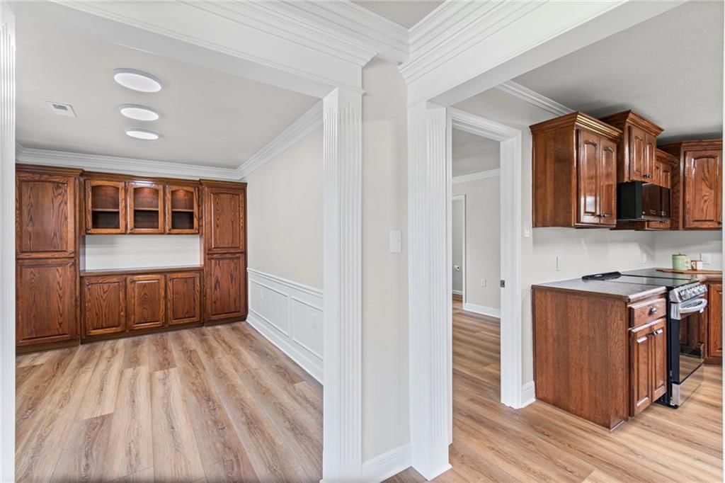 1101 Wellington Street — photo 15