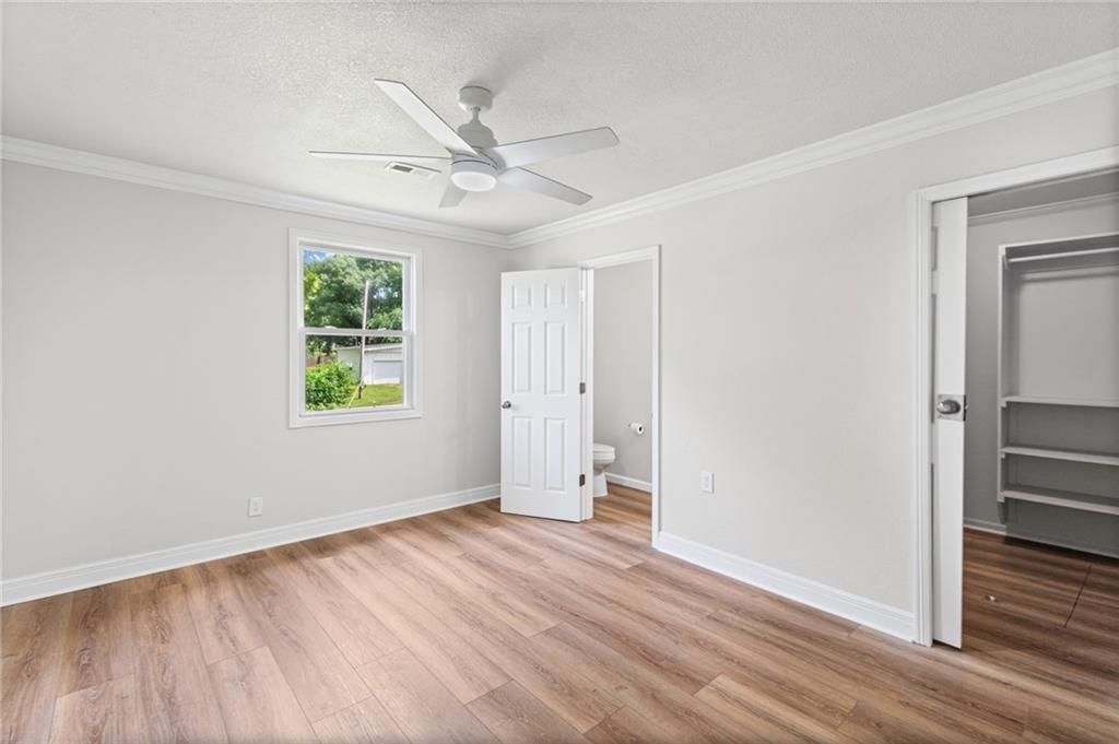 1101 Wellington Street — photo 21