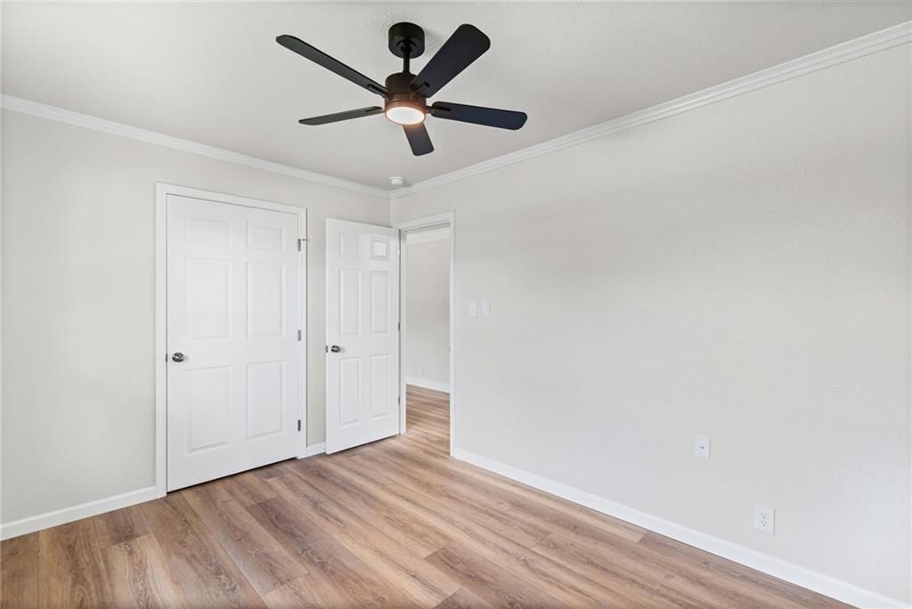 1101 Wellington Street — photo 22