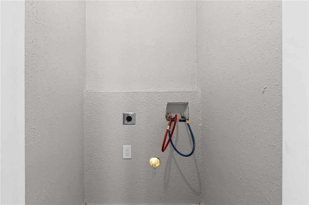 5247 Olive Street — photo 4