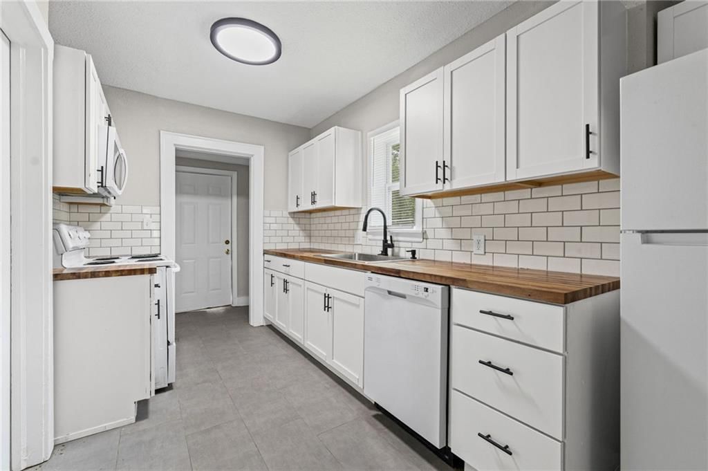 5247 Olive Street — photo 9