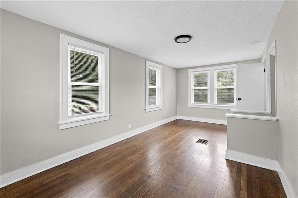 5247 Olive Street — photo 10