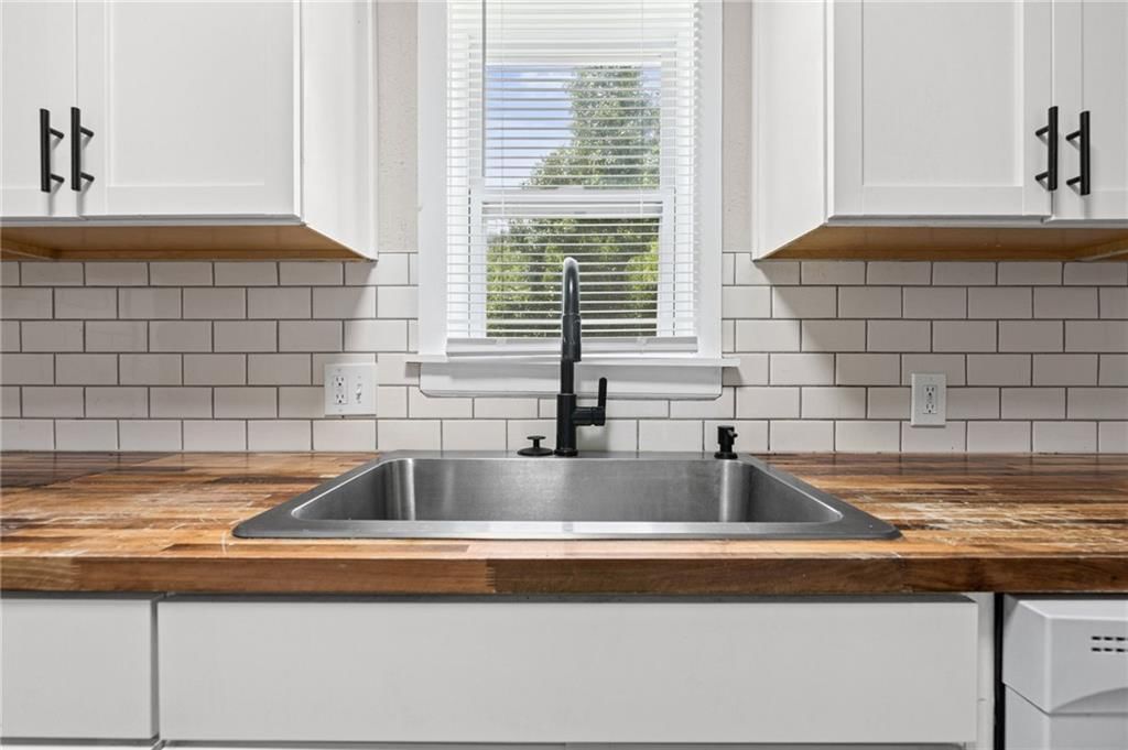 5247 Olive Street — photo 26
