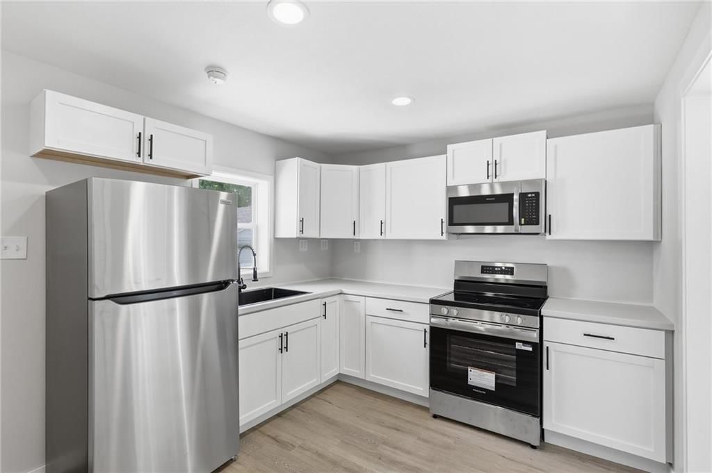 1117 E 1st Street — photo 9