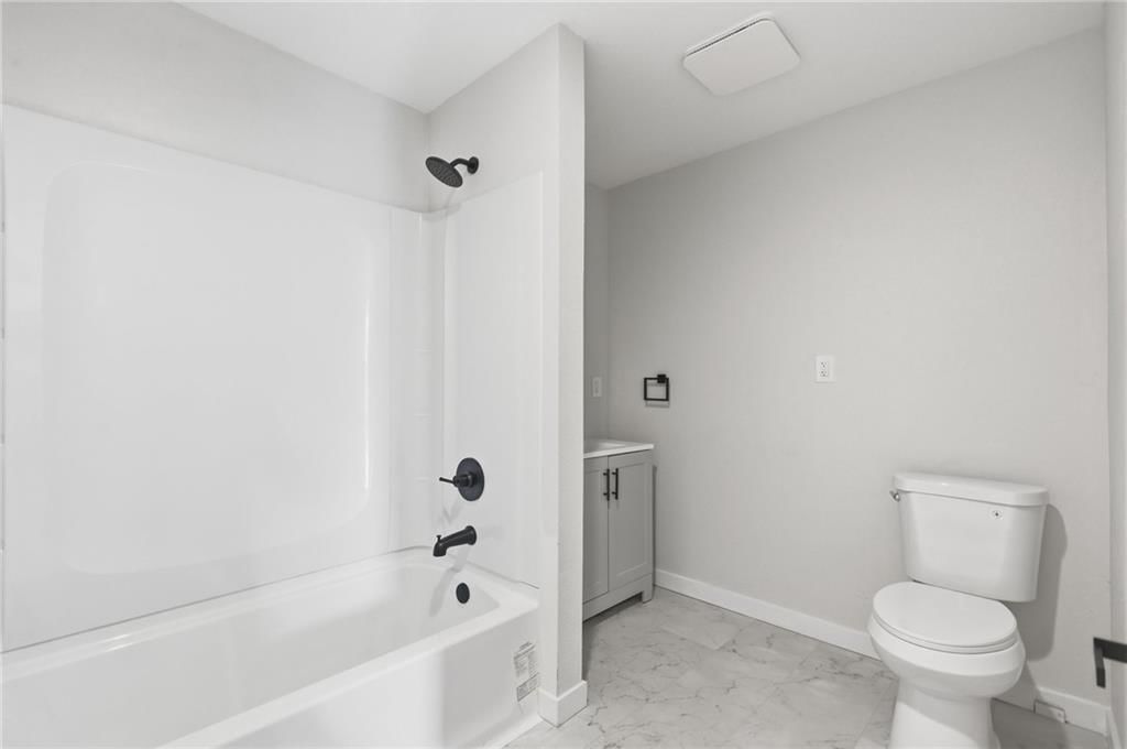 1117 E 1st Street — photo 11